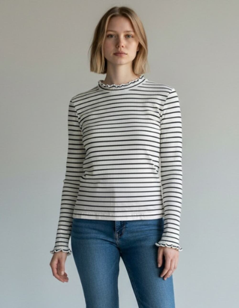 Kaileigh Shirt Ruffle Neck White Black Stripe Long Sleeve Knit Top Womens Large